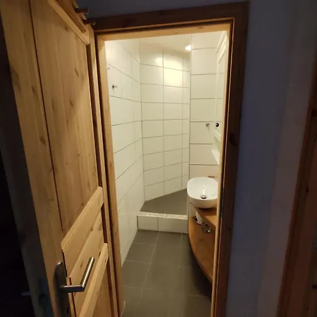 Pfaffenhofen-ortsteil Blick Ins Gruene Пфаффенхофен-ан-дер-Ильм